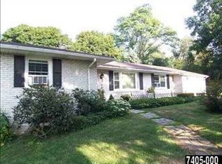 7 Conifer Ln, York, PA 17406