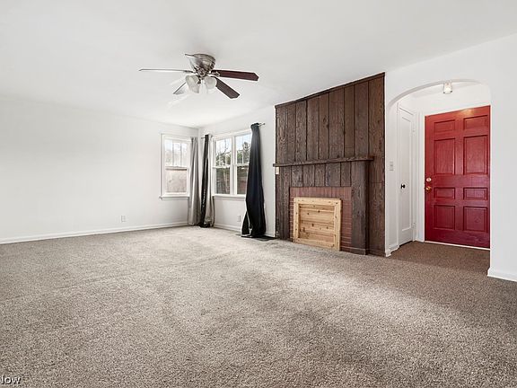 3rd image of 229 Everhard Rd SW