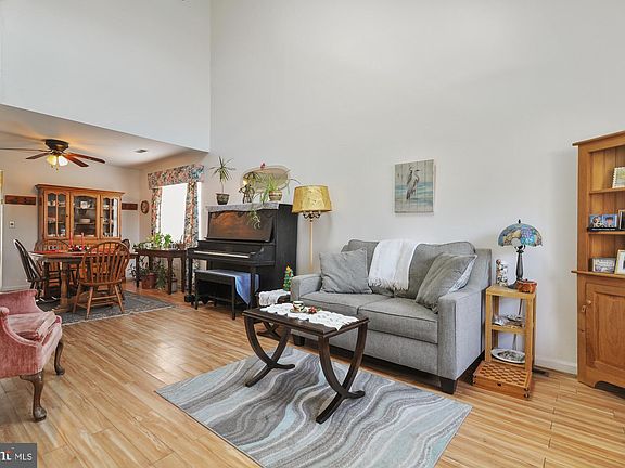 5th image of 21 Stoney Dr