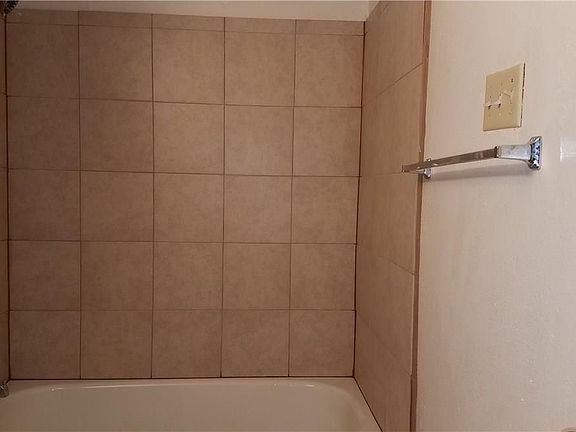 2nd image of 1515 Whitney Dr