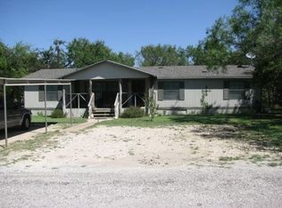 221 Missouri Ave, Mertzon, TX 76941