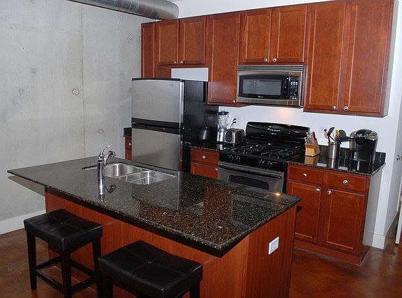 4th image of 348 River St Unit 3305