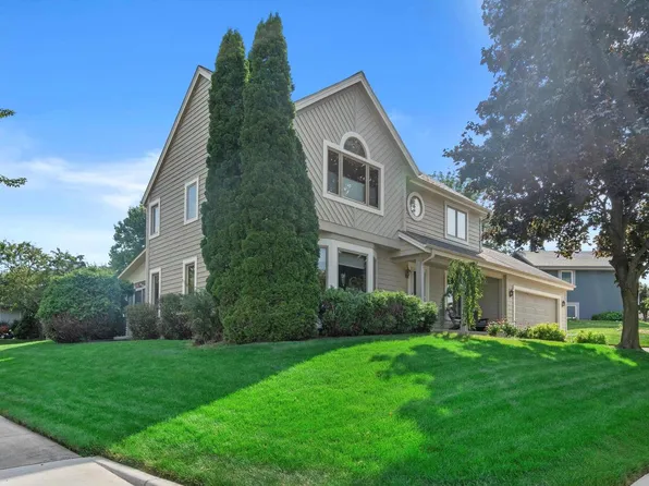 1703 Erin LANE, Waukesha, WI 53188