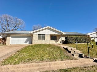 917 N Kirk St, Hico, TX 76457