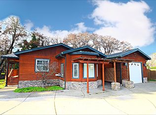 122 Foots Creek Rd, Gold Hill, OR 97525