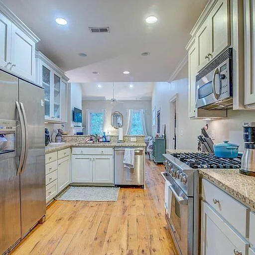 1050 Phillips Park Dr — Photo 26