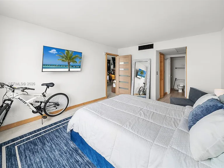 6770 Indian Creek Dr #Penthouse B — Photo 22