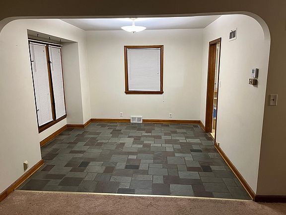 4th image of 1322 E Kensington Blvd