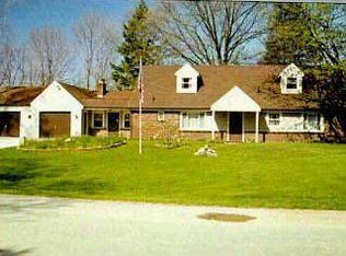 8357 Argyle Dr, Lambertville, MI 48144