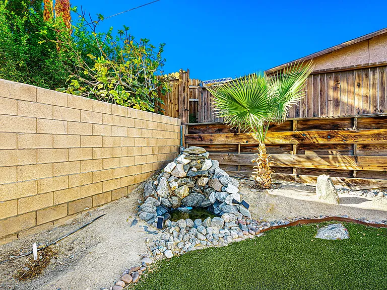 54865 Avenida Diaz — Photo 24