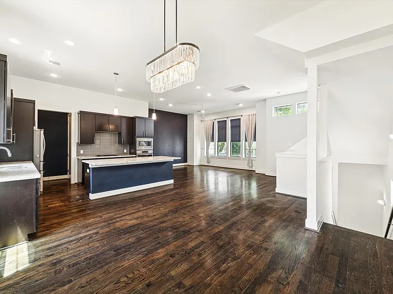 1703 Weber St — Photo 8