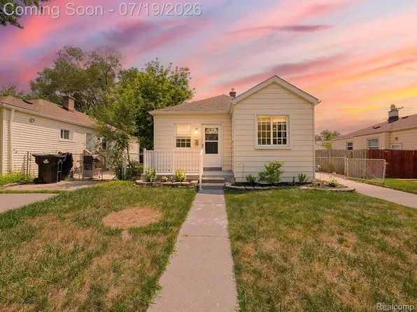 3855 18th St, Wyandotte, MI 48192