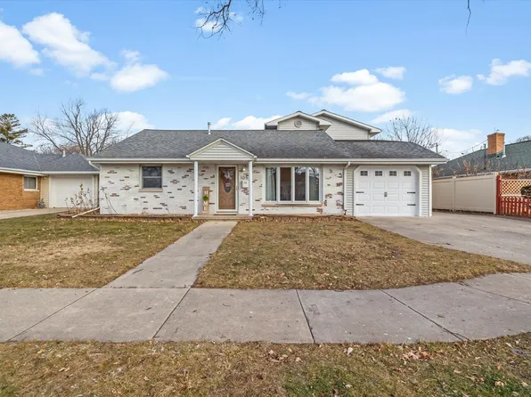 1052 Saint Paul St, Green Bay, WI 54304