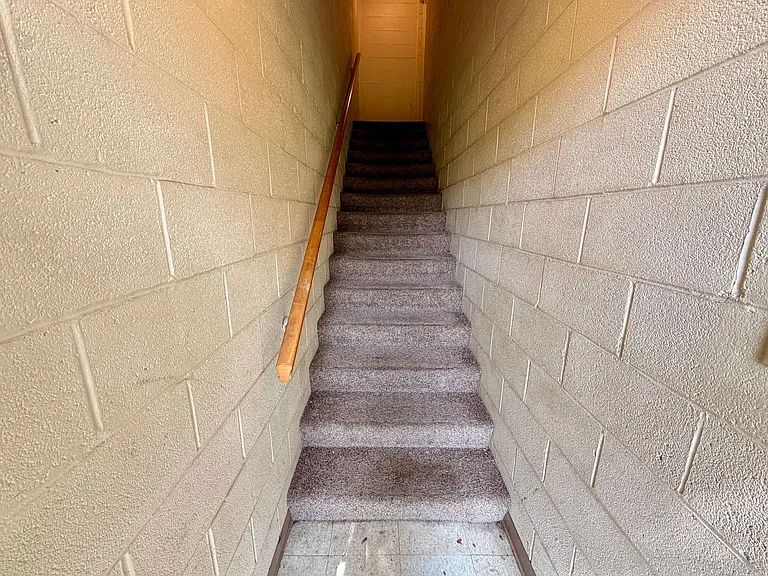 363 E Liberty St — Photo 4