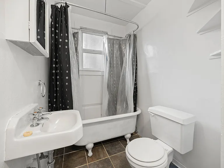 1816 Carleton St #F — Photo 11