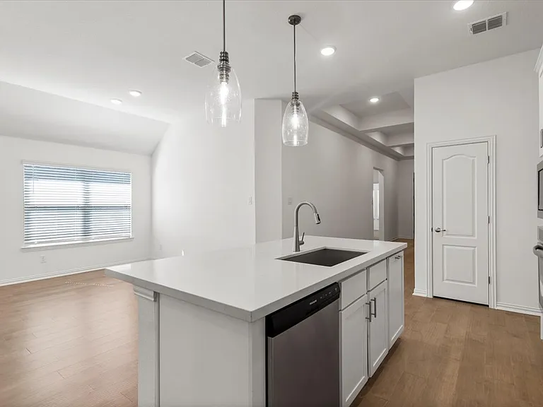 1425 Cole Estates Dr — Photo 15