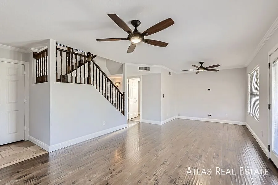 Gorgeous 2 Story 3 Bed / 2.5 Bath in Peoria! Features with Granite Countertops / Low Maintenance ... — Photo 2