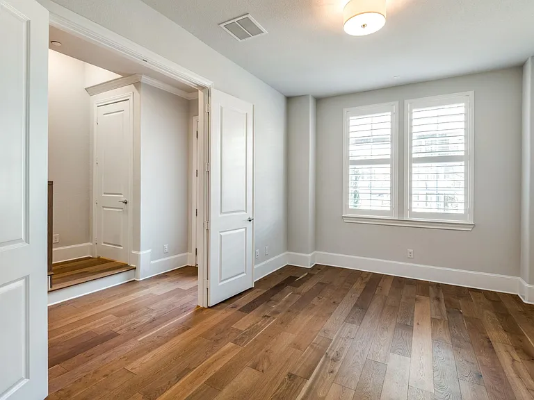 1st floor guest bedroom or home office with en-suite bath.