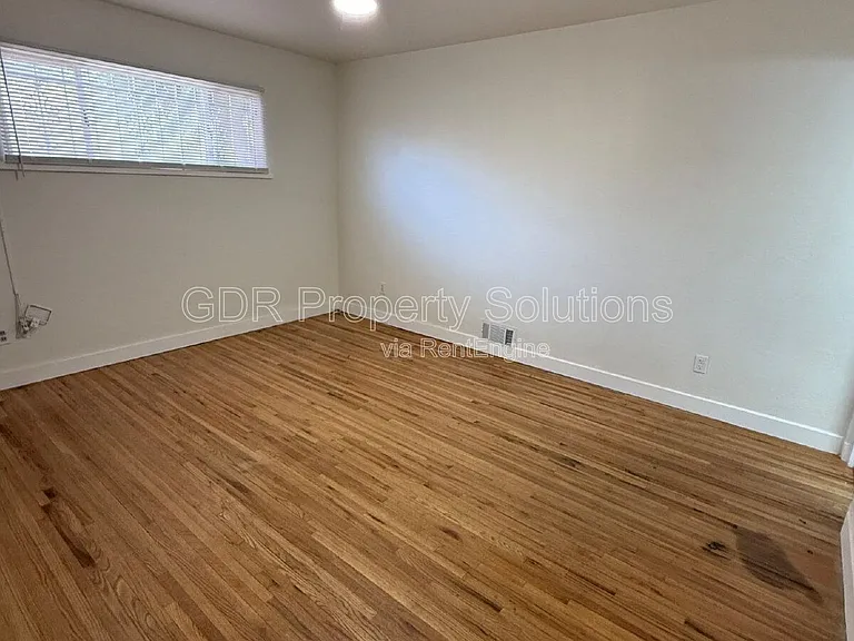 1317 Espanola St NE — Photo 16
