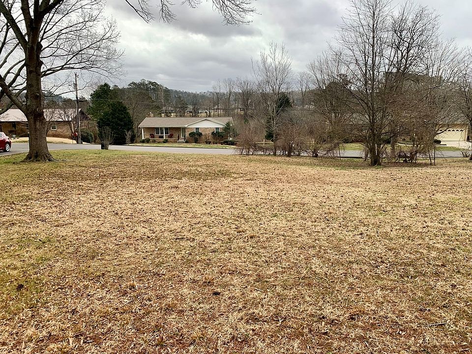 2nd image of 2440 Rolling Hills Dr NW