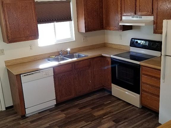 Kitchen, New DW and New Stove