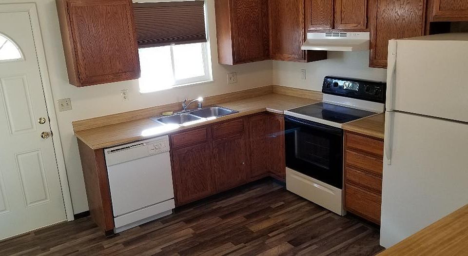 Kitchen, New DW and New Stove
