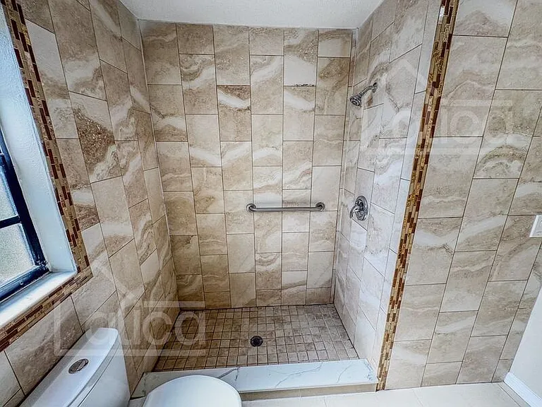 17633 Meadowbridge Dr — Photo 12