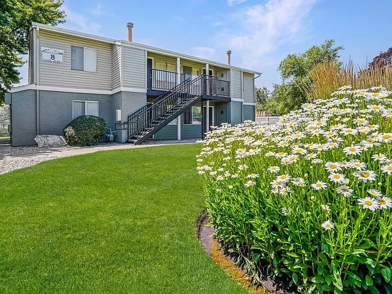 Callaway Apartments — Photo 43