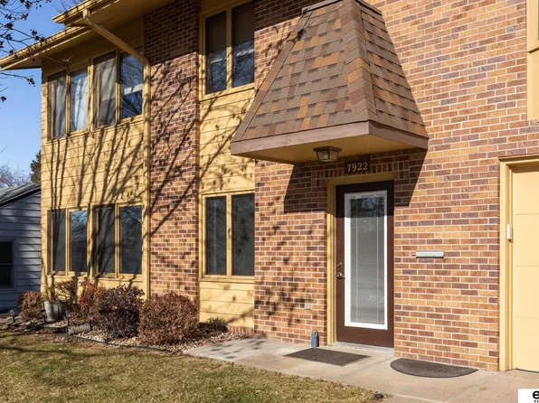 7922 Park Dr, Omaha, NE 68127