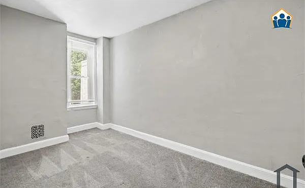 2511 W Oakdale St — Photo 15