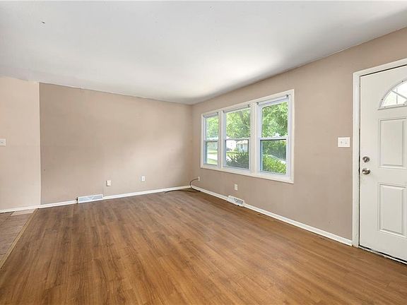 2nd image of 11310 Booth Ave