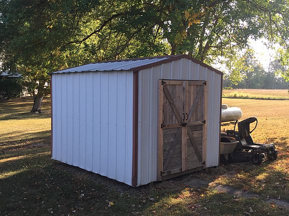 Shed with electricity 