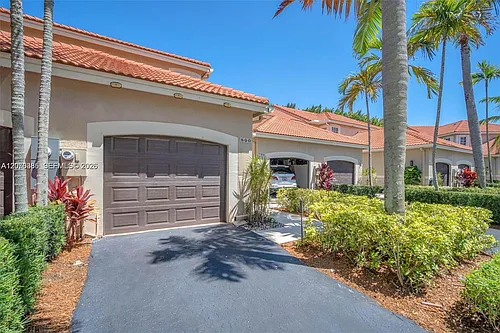 800 Sorrento Dr #2 Photo 1