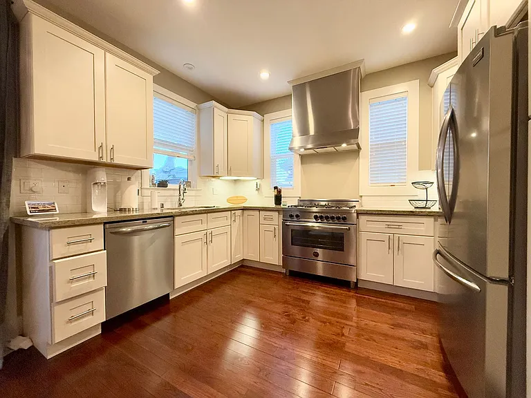 251 San Pedro Ave — Photo 10