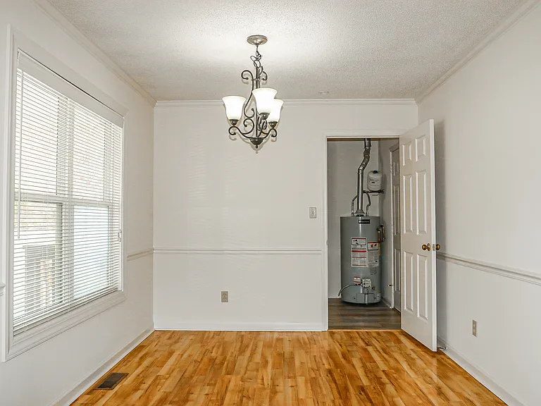 1342 Westen St — Photo 10
