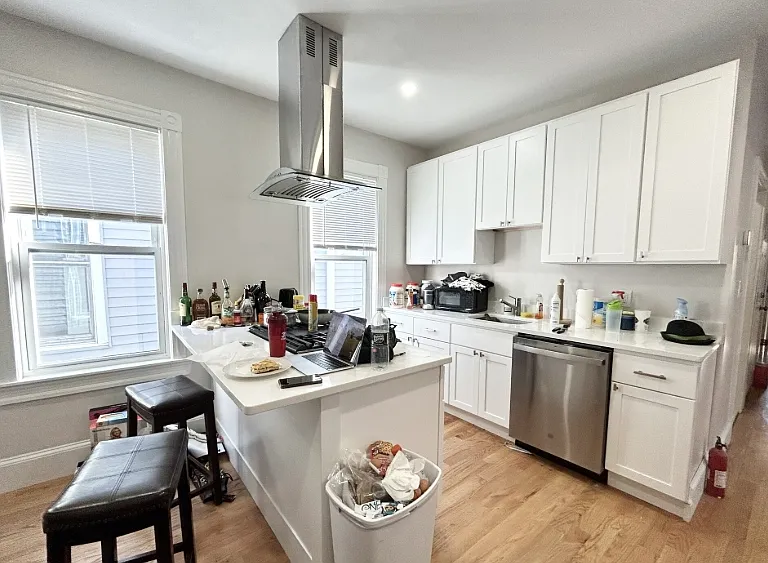 74 Marine Rd #3A — Photo 1