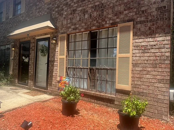 2220 E Victory Dr APT 5, Savannah, GA 31404