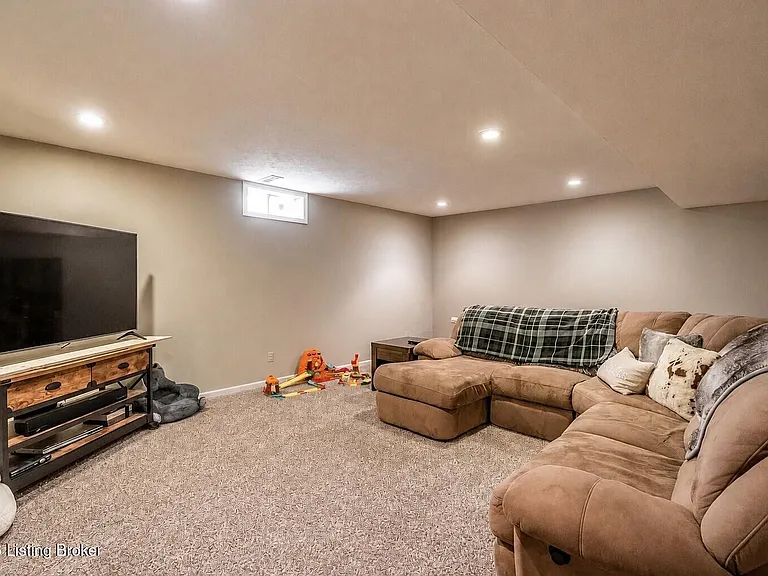 5312 Silver Wing Blvd — Photo 32