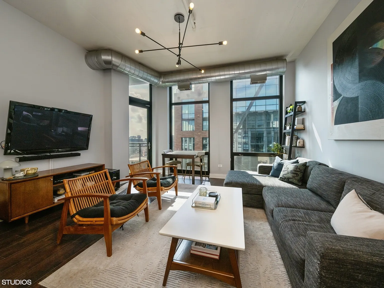 2 bed, 1.5 bath, $3,800 — Photo 4