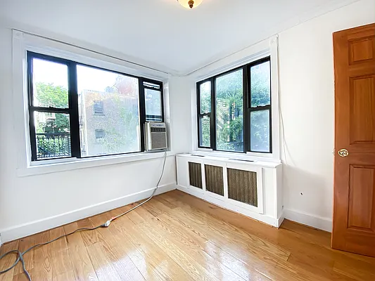 Rented by City Connections Realty | media 26