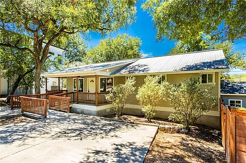 1326 Delano St Photo 1