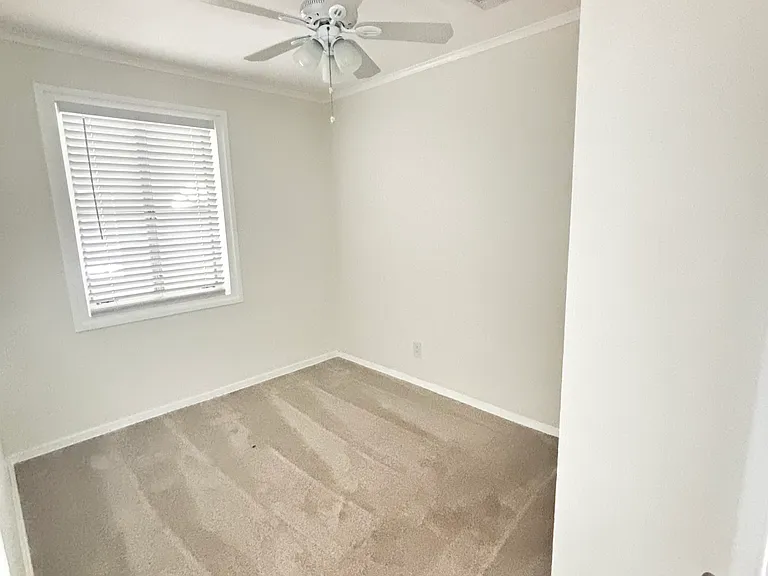 700 W 1st St — Photo 12