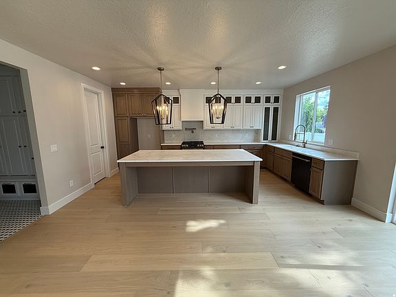 3rd image of 1548 N 275 W