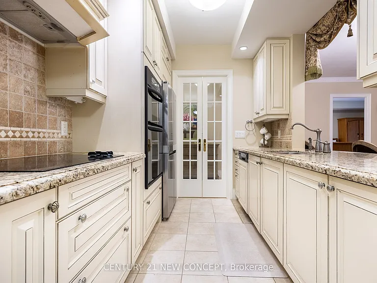 7071 Bayview Ave #204 — Photo 11