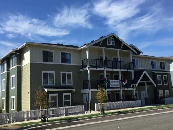 Spacious 3 & 4 Bedroom Apartments Near WWU + Downtown