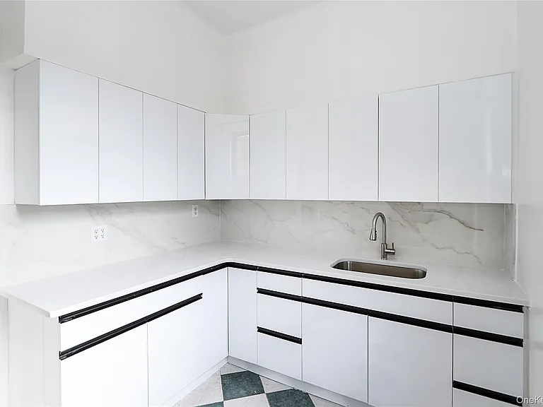11525 Metropolitan Ave #233 — Photo 8