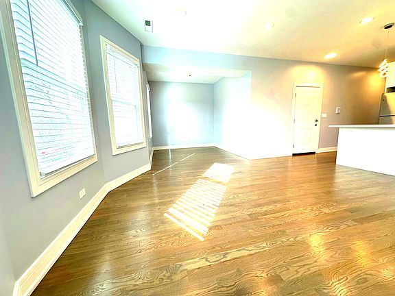4th image of 5052 W Sunnyside Ave APT 1