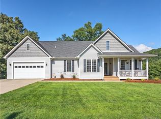 11 Briar Ridge Dr, Fairview, NC 28730