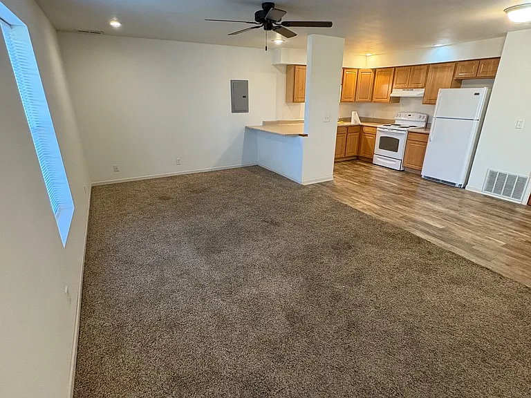 101 E South St #2 — Photo 2