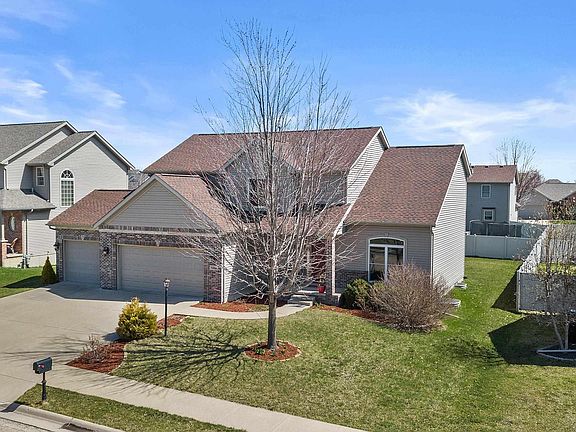 5th image of 7026 N Grand Fir Dr